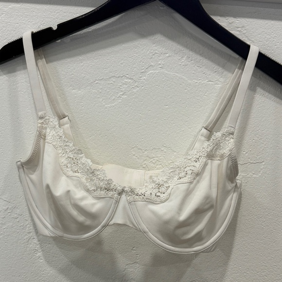 SKIMS FITS EVERYBODY LACE UNLINED BRA 34DDD - Picture 3 of 4